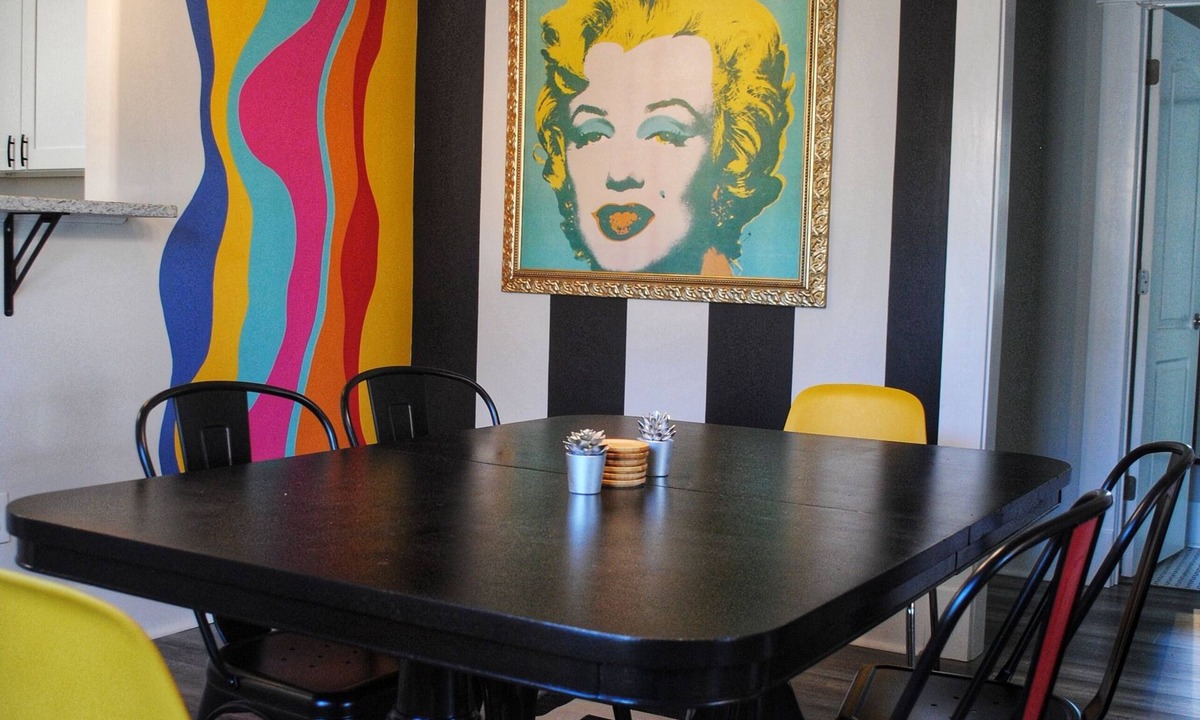 East Memphis House | Funky & Fun - Home centrally located in Memphis!