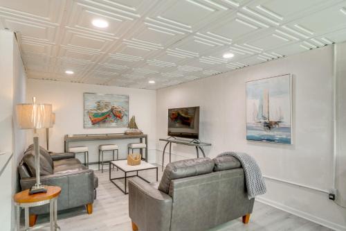 Scotts House | Game Room! Boater's Base on Lookout Shoals Lake