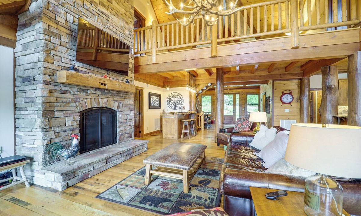 Spruce Pine Cabin | Game Room + Deck: Spacious Spruce Pine Retreat!