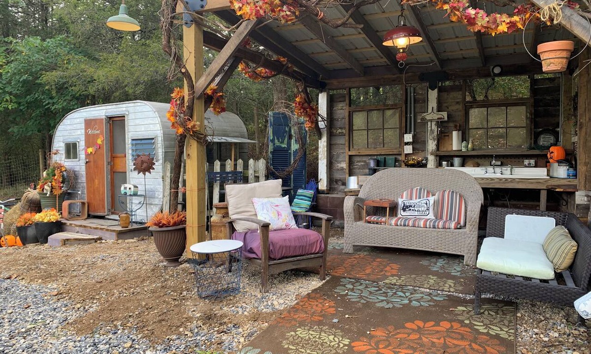 Blacksburg Cottage | Glamping, Goats & Pool Mountainside NEAR Va Tech, RU, AT & I81, pet friendly