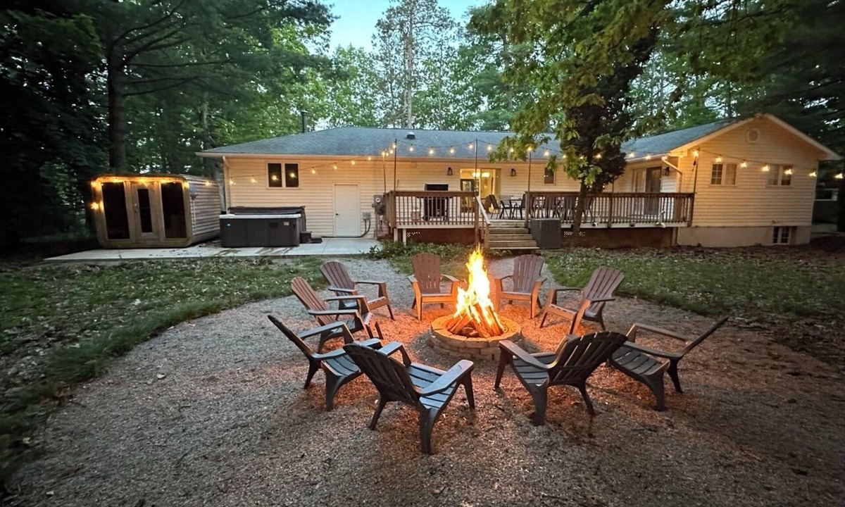 Grand Bend Cottage | Grand Bend -Beach Nordic Spa Retreat - Villa Nicole