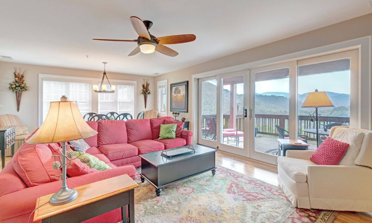 Banner Elk Condo | Grand Oaks RC1- Mountain Condo, Gated Resort, Indoor/Outdoor Pools & Hot Tub