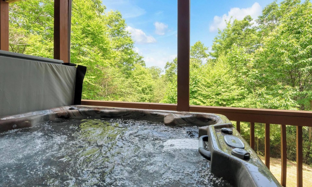 Sparta Cabin | Green Mountain Getaway | Hot Tub, Exercise Room, & Endless Views | Dog-Friendly