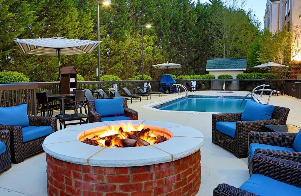 Skyland Hotel | Hampton Inn and Suites Asheville Airport