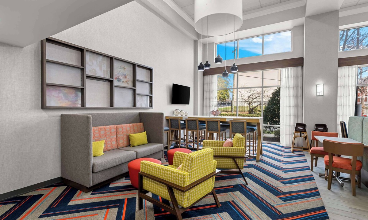 Paw Creek Hotel | Hampton Inn & Suites Charlotte Airport