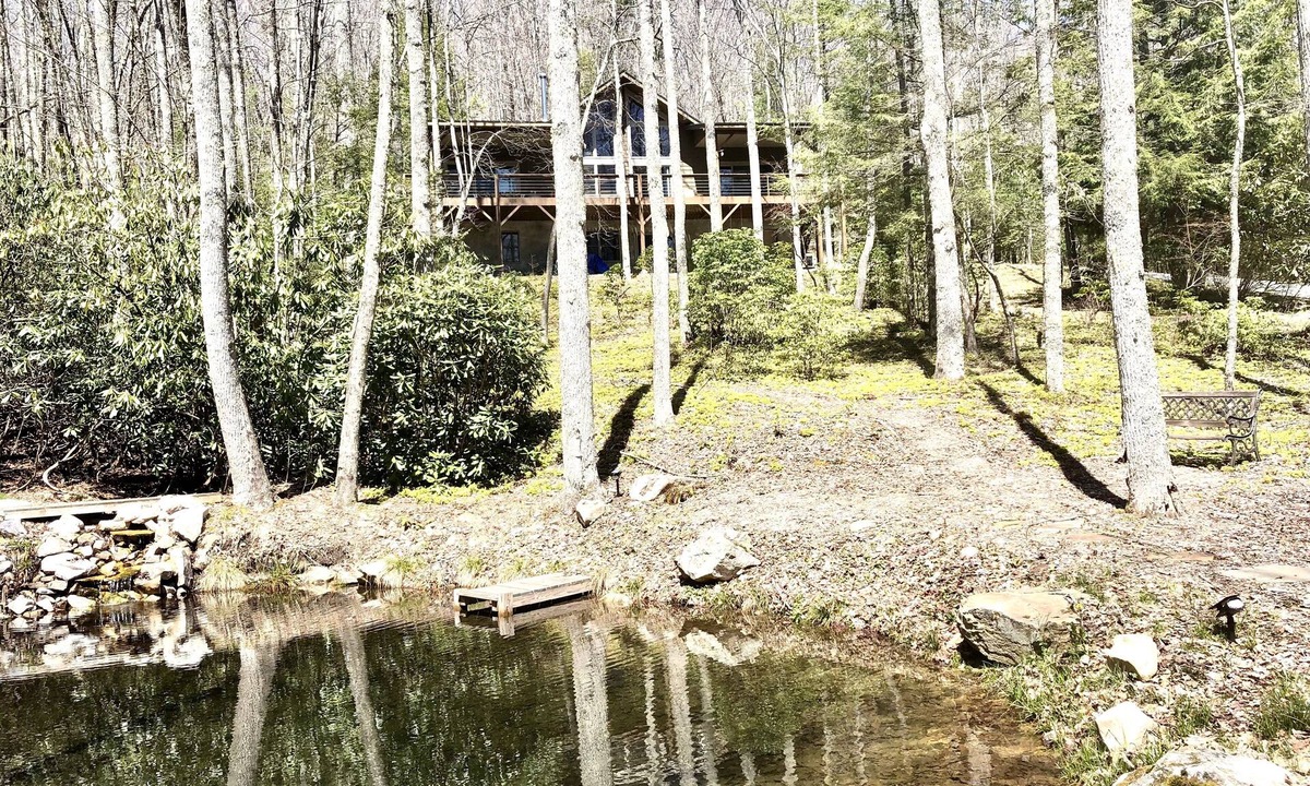 Vilas House | Heaven on Earth Nestled in the Blue Ridge Mountains