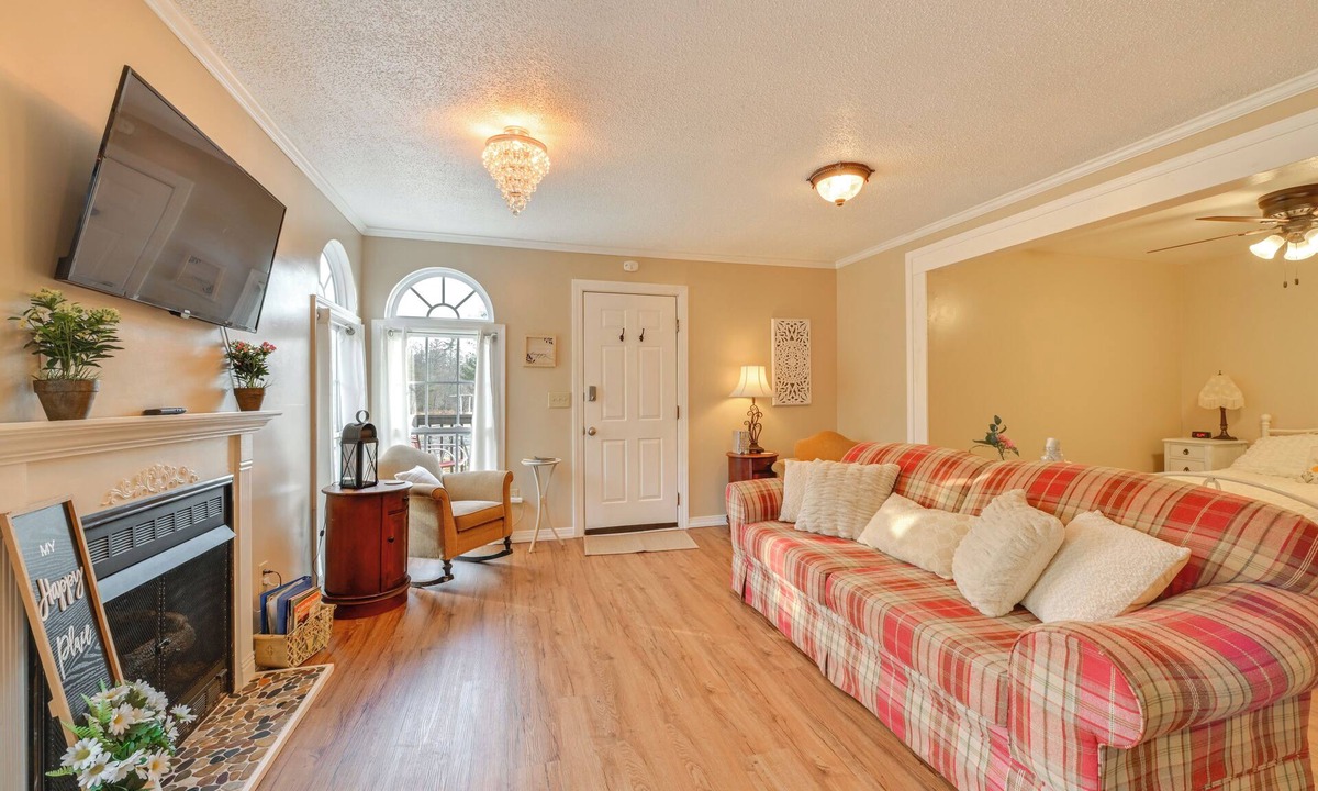 Arlington Apartment | Hike, Swim & Fish On-Site: Blue Ridge Mtn Getaway