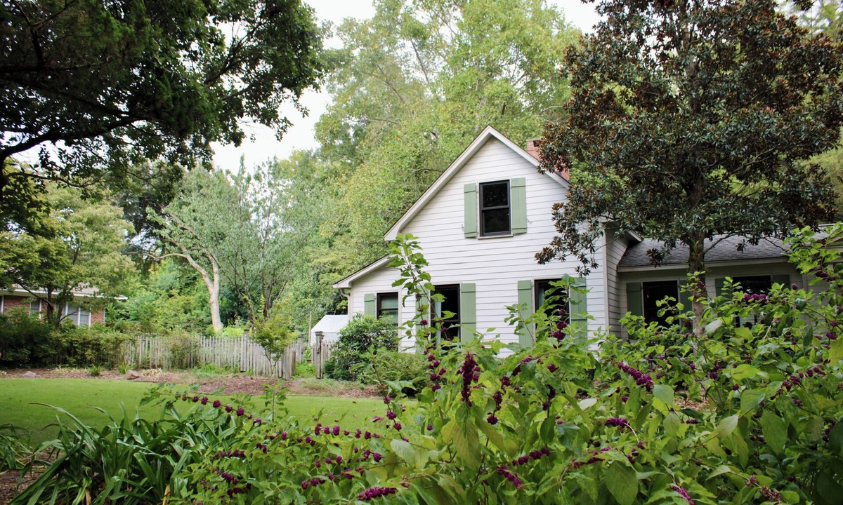 Camden Apartment | Historic Camden Showstopper! THE LITTLE GARDNER’S COTTAGE