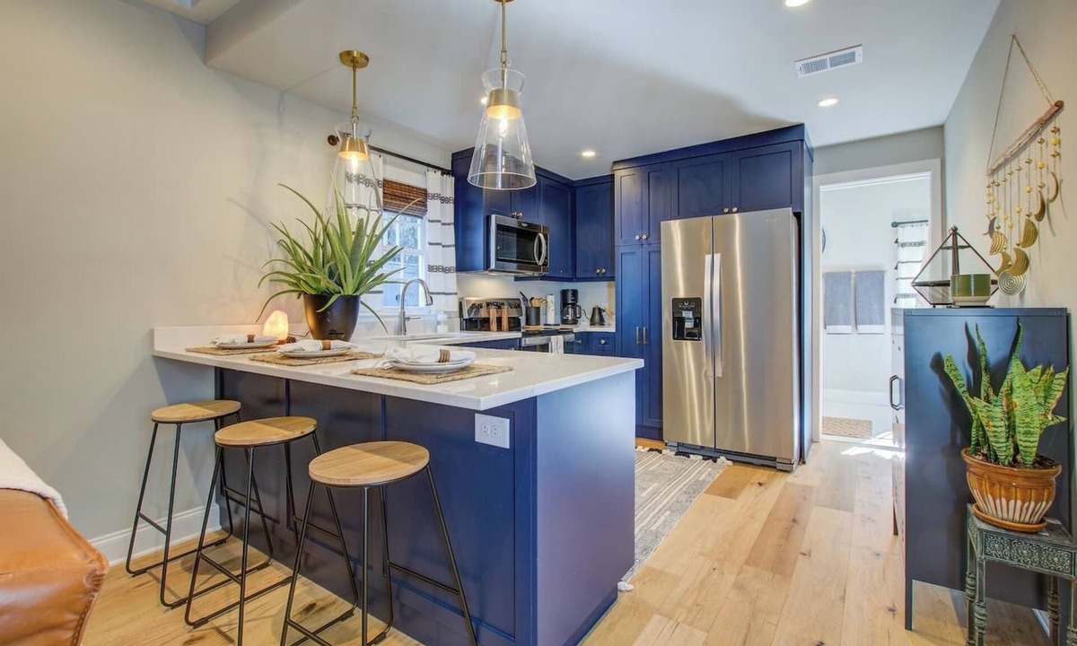 Downtown Charleston Cottage | Historic Cottage walk to King St, fenced yard patio hammock string lights