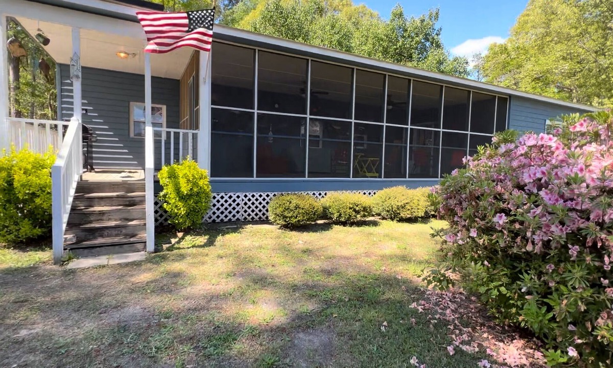 Summerton House | Hobbs Haven at Lake Marion