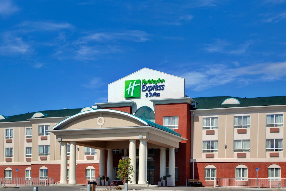 Hinton Hotel | Holiday Inn Express Hotel & Suites Hinton, an IHG Hotel
