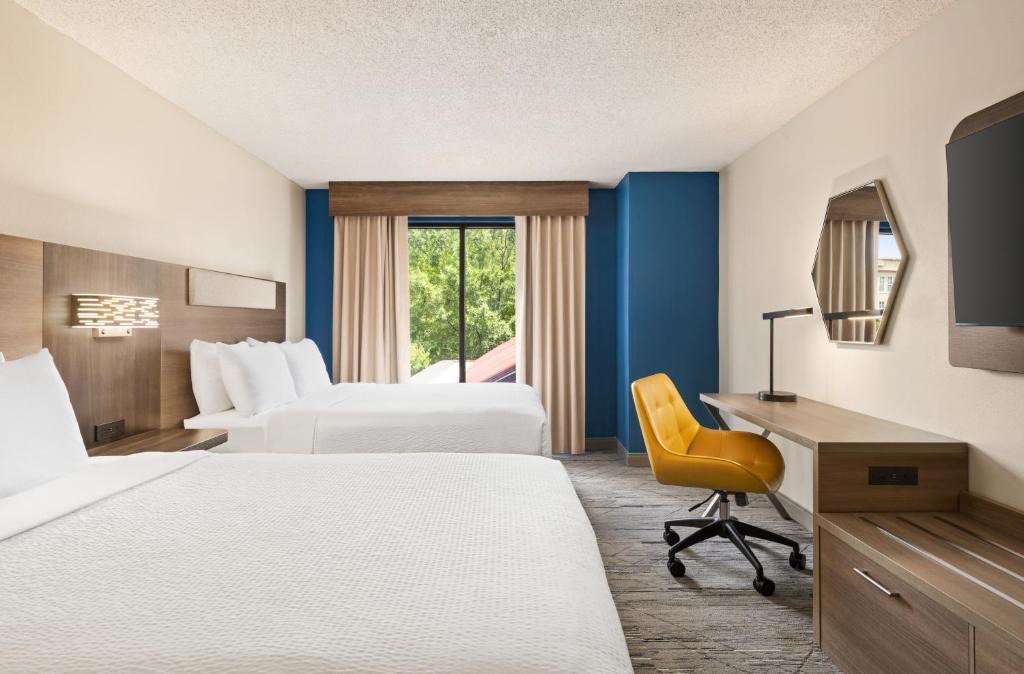 Greenville Downtown Hotel | Holiday Inn Express & Suites Greenville-Downtown by IHG