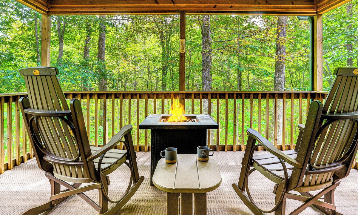 Dahlonega Cabin | Hot Tub & Hikes: Dahlonega Cabin - 4 Mi to Town!