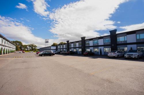 Saint-Leonard Hotel | Hotel Newstar Montréal