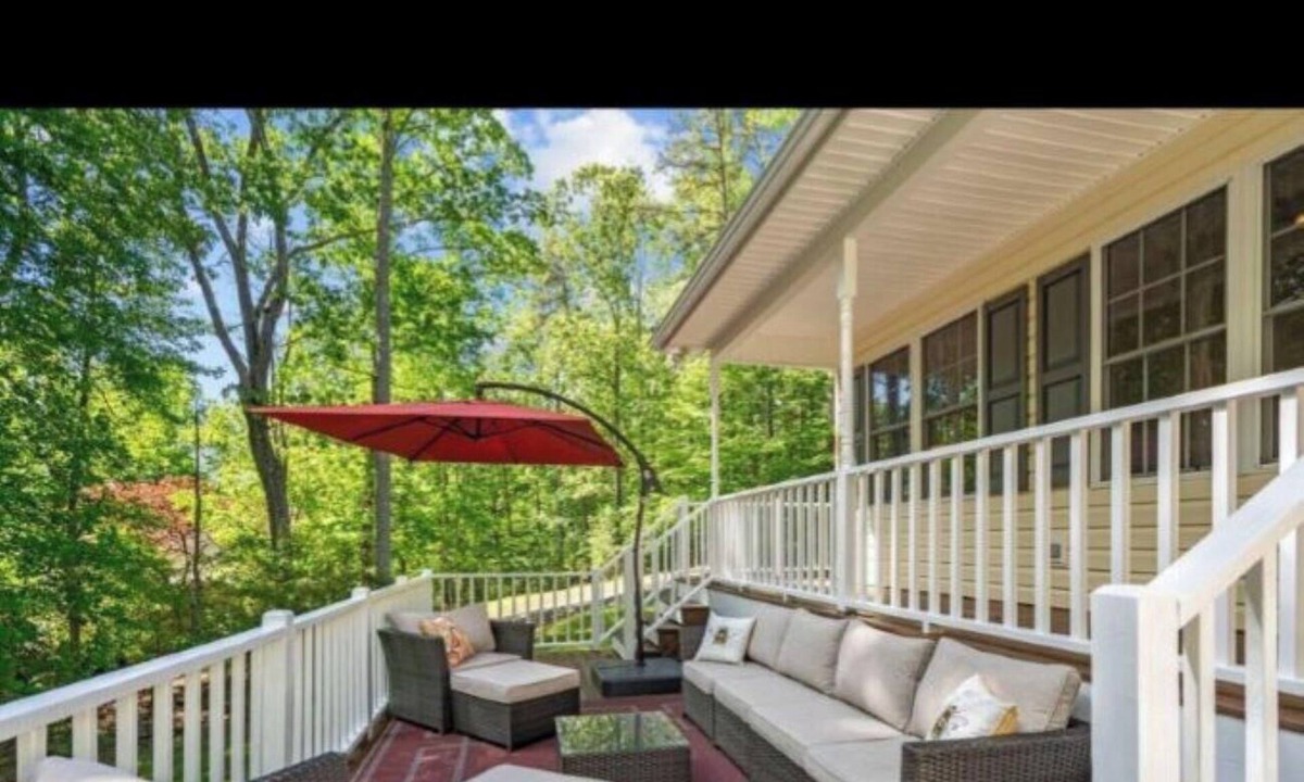Semora House | Hyco Lake getaway in peaceful Semora with lakefront views and private dock.
