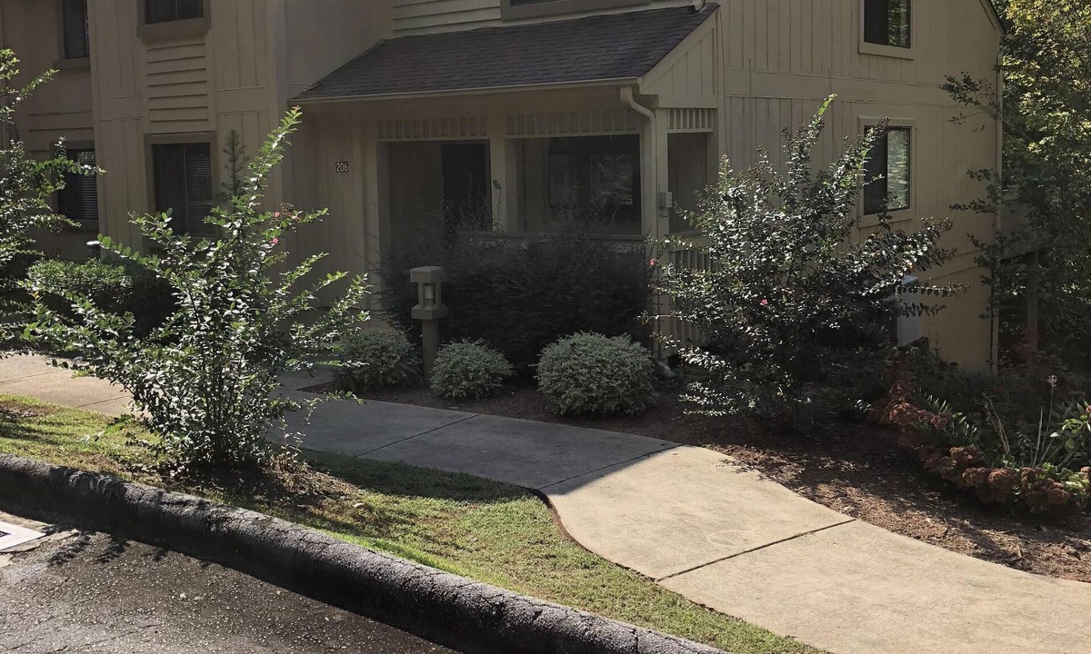 Salem House | Keowee Key Townhome #2 With a View and Amenities on Golf Course