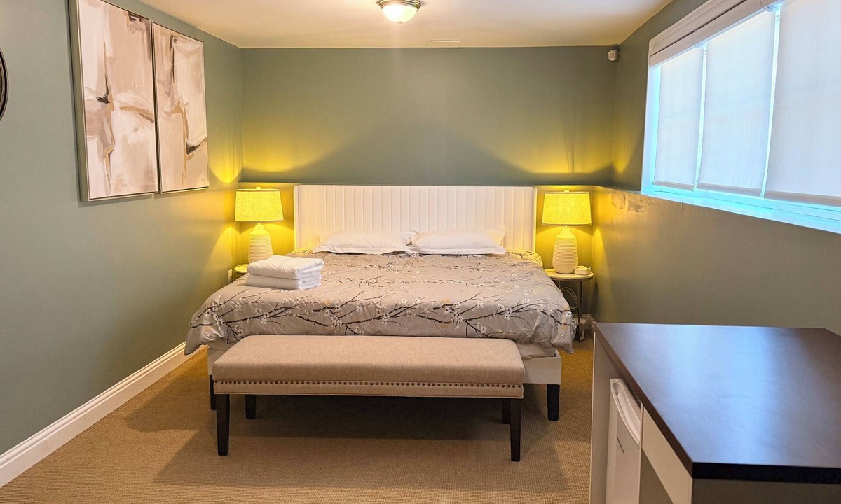 Charlottetown Bed & Breakfast | King Bedroom Cozy Retreat Near Everything | Clean & Comfortable