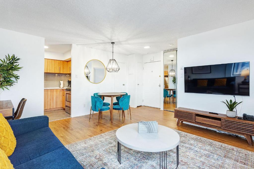 Milton Park Apartment | LaCité Cozy Apartment Close to Central Montreal