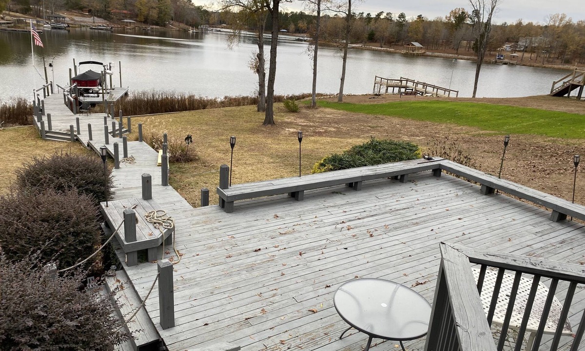 Ridgeway House | Lake Front Home on Lake Wateree With Easy access to Dock and kayaks