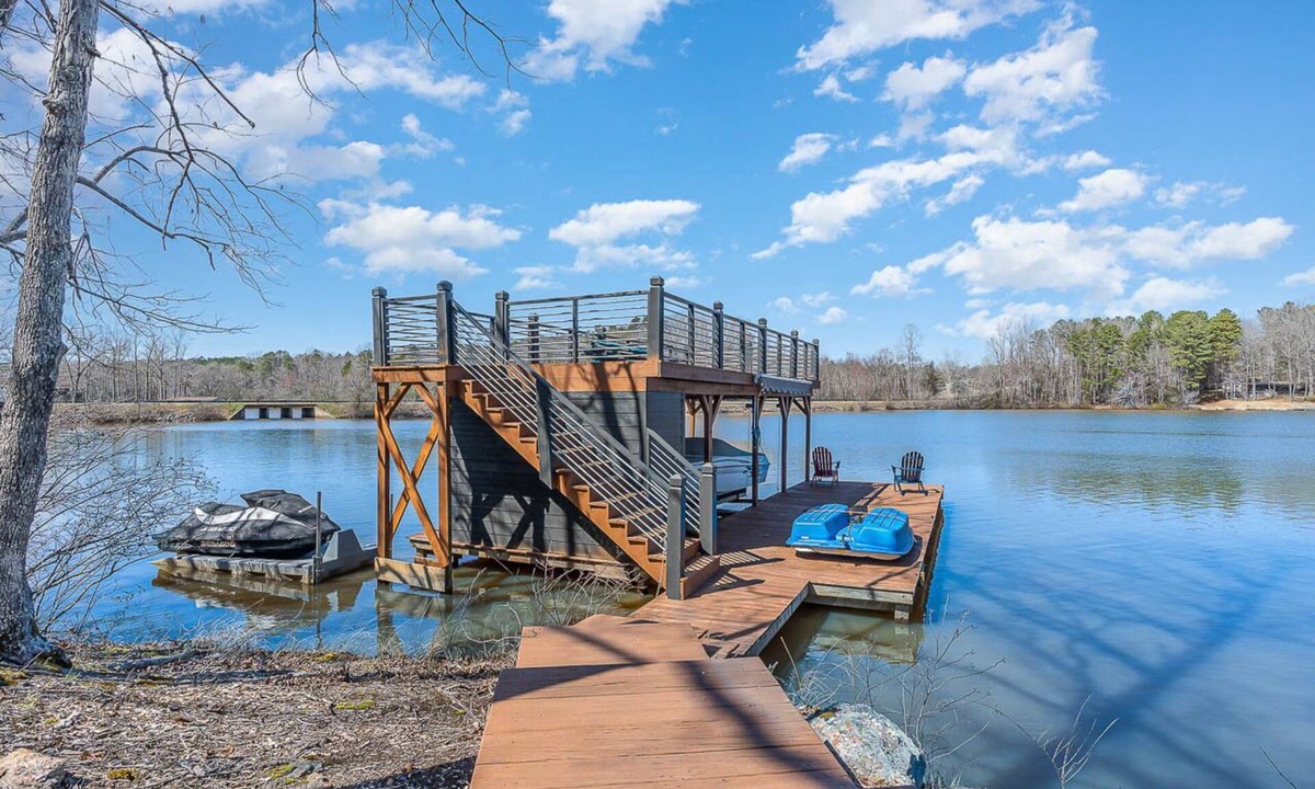 Wise House | Lake Gaston Retreat 2-Story Boathouse, Jump Deck, Sleeps 16