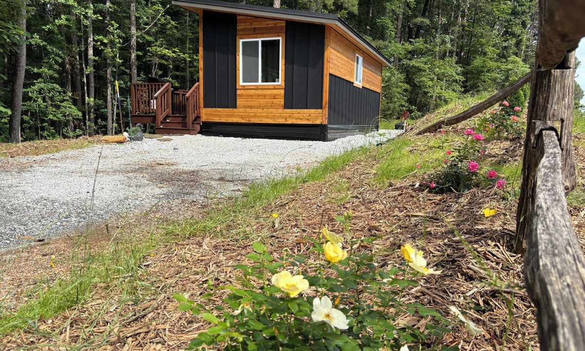 Salem House | Lake Jocassee Hideaway