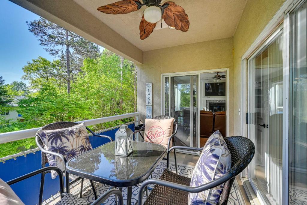 Salem House | Lake Keowee Condo w/Balcony & Resort Amenities!
