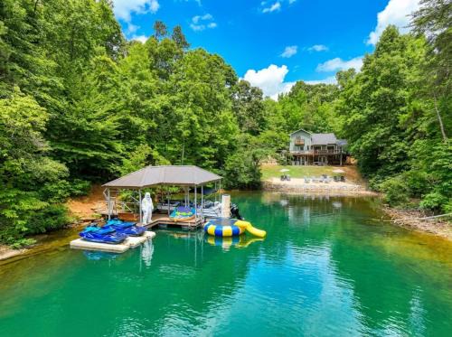 West Union House | Lake Keowee’s Cabin By The Cove, Boat & PWC Option