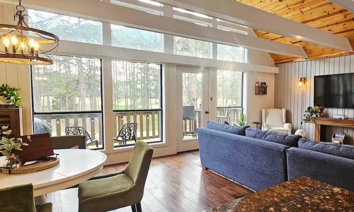 Salem Condo | Lake Life on the Golf Course - Best of Both Worlds