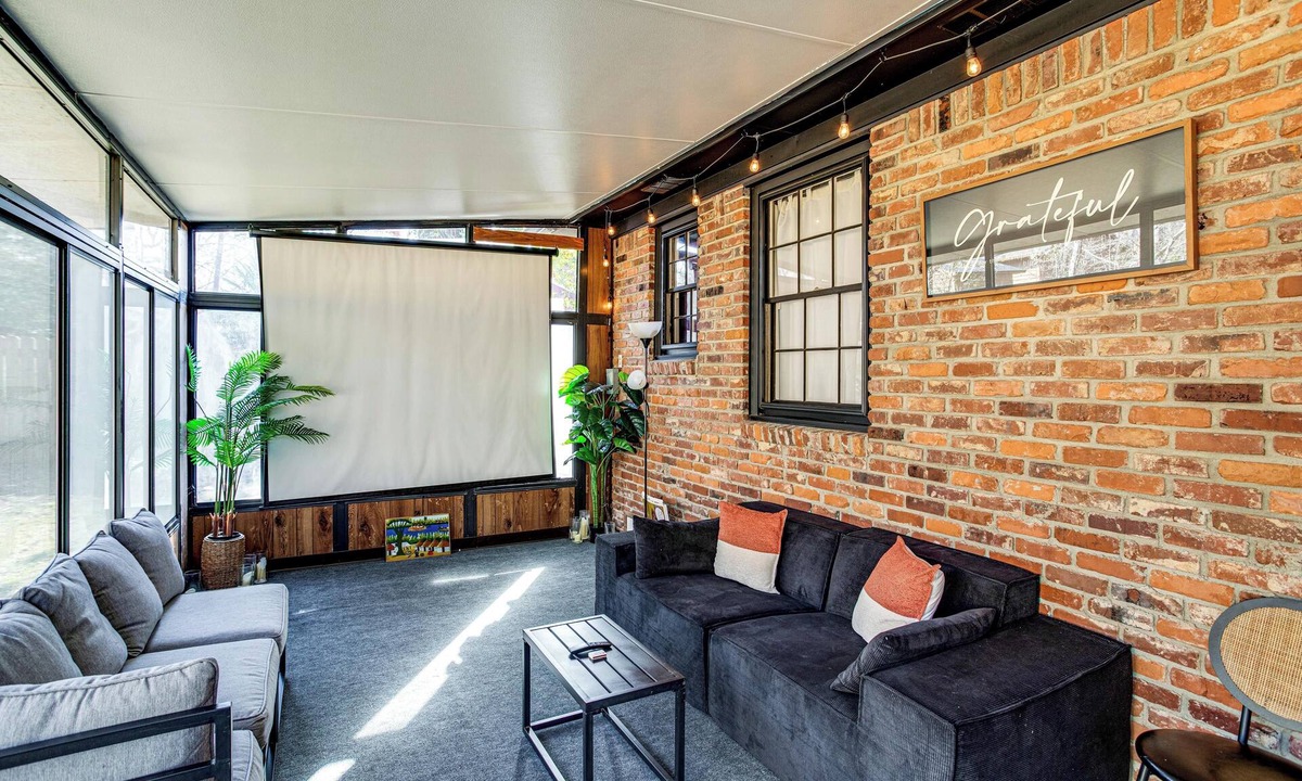 Harbison House | Lake Murray Retreat Near USC & Columbia