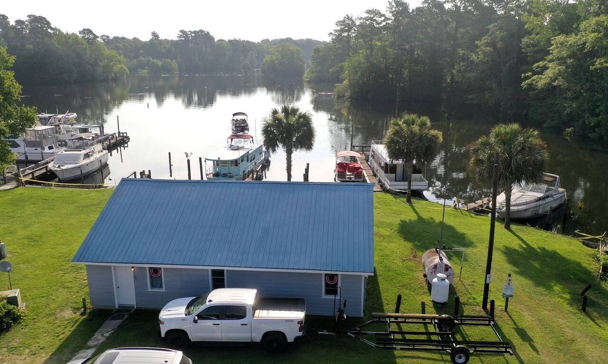 Eutawville Cabin | Lakefront Boathouse with Private Dock & Lake Views in Eutaw Springs, South Carolina