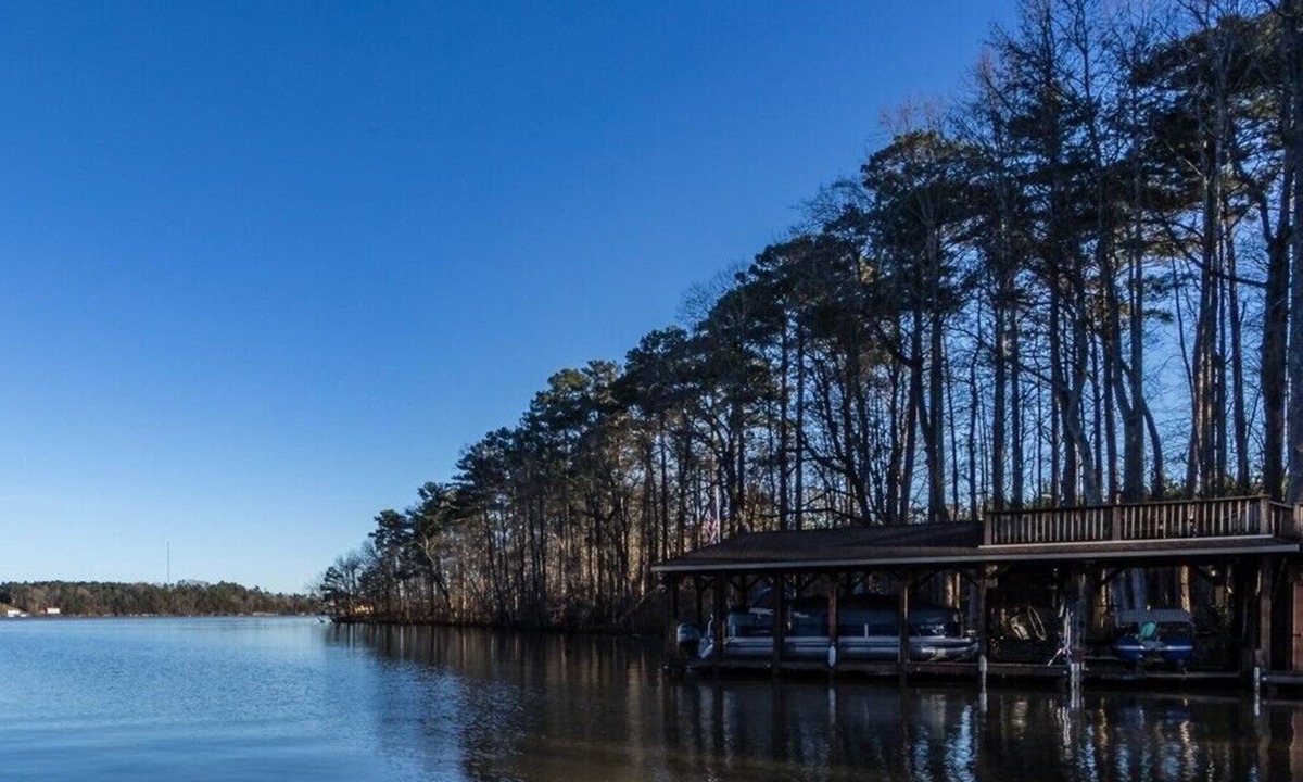 Norwood Cottage | Lakefront Getaway Cottage