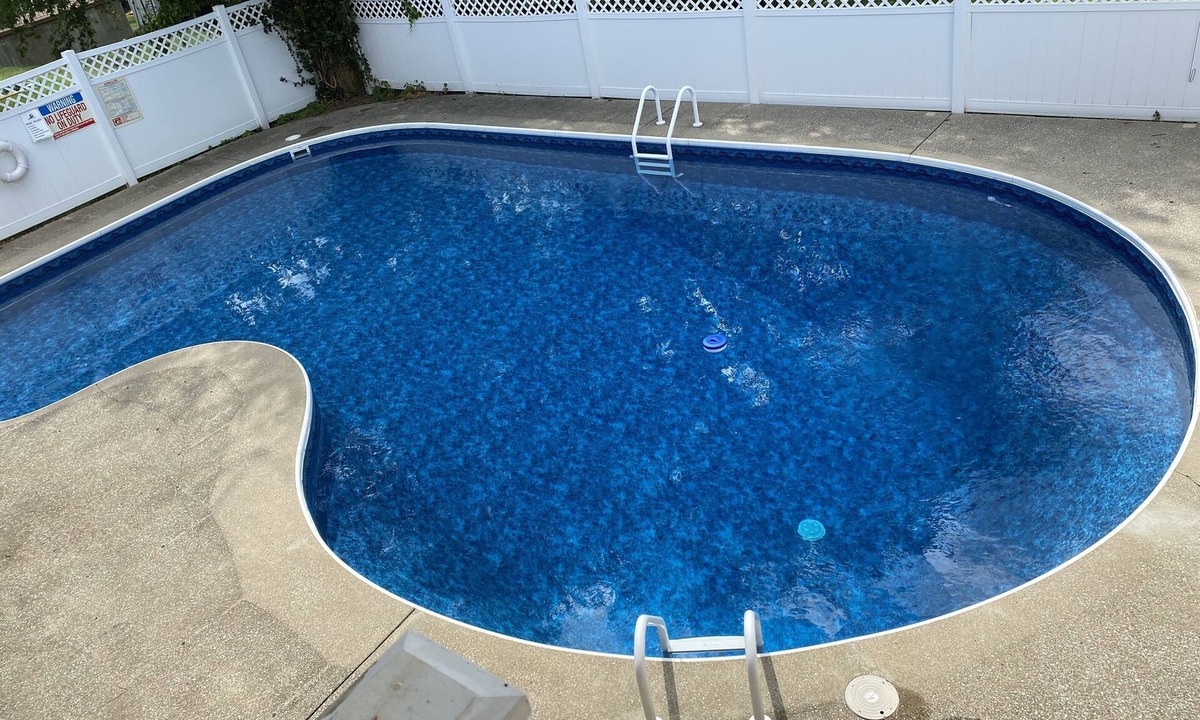 Hendersonville House | Lakefront, Swimming pool family home minutes from downtown Nashville