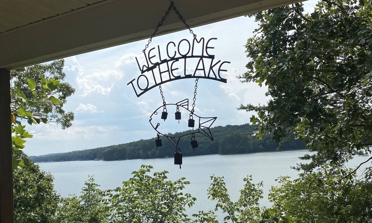 Troy House | Lakefront Tillery Getaway- Forever views of Morrow Mountain