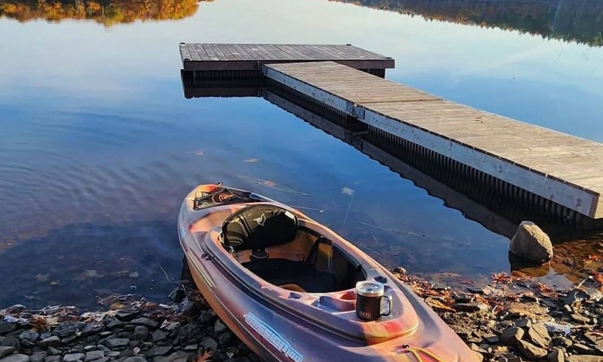 Sheffield Cabin | Lakeview Property on Indian Lake NB Canada