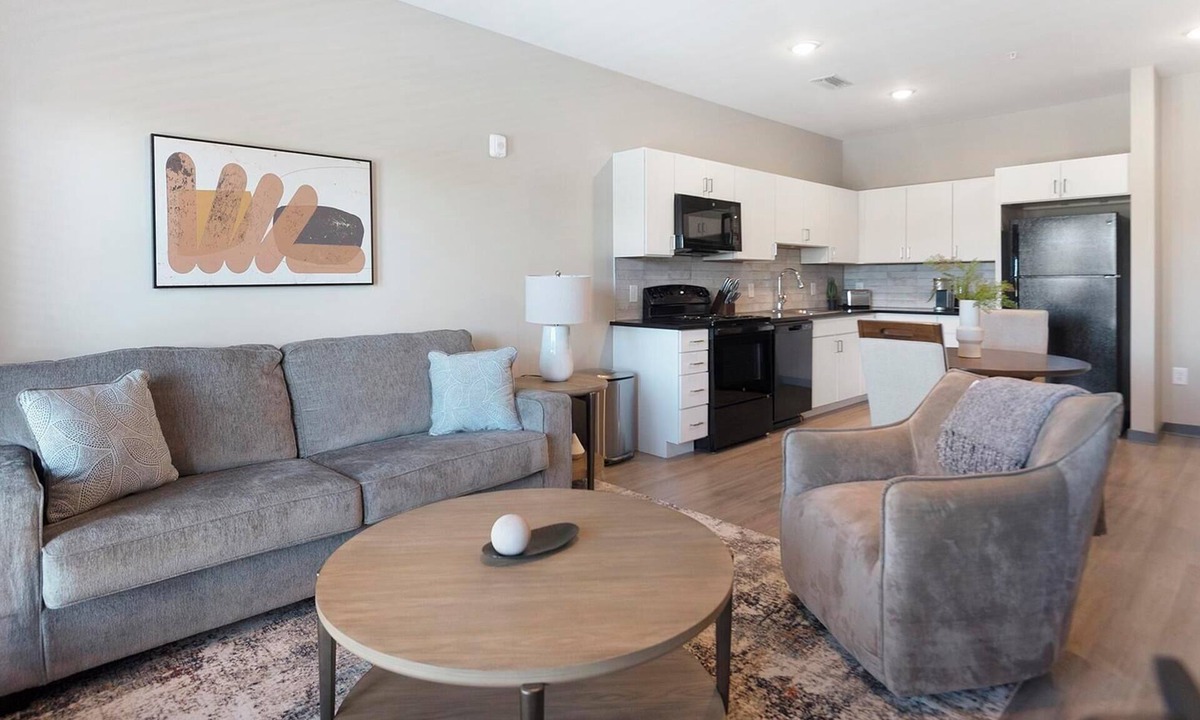 Pinch District Apartment | Landing | Spectacular 1BD, Gym, Pool