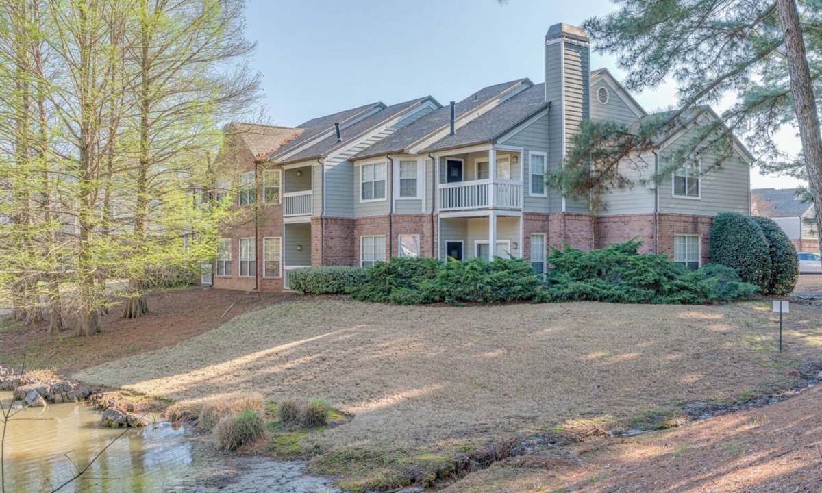 Germantown Apartment | Landing | Stunning 1BD, Tennis Court, Gym
