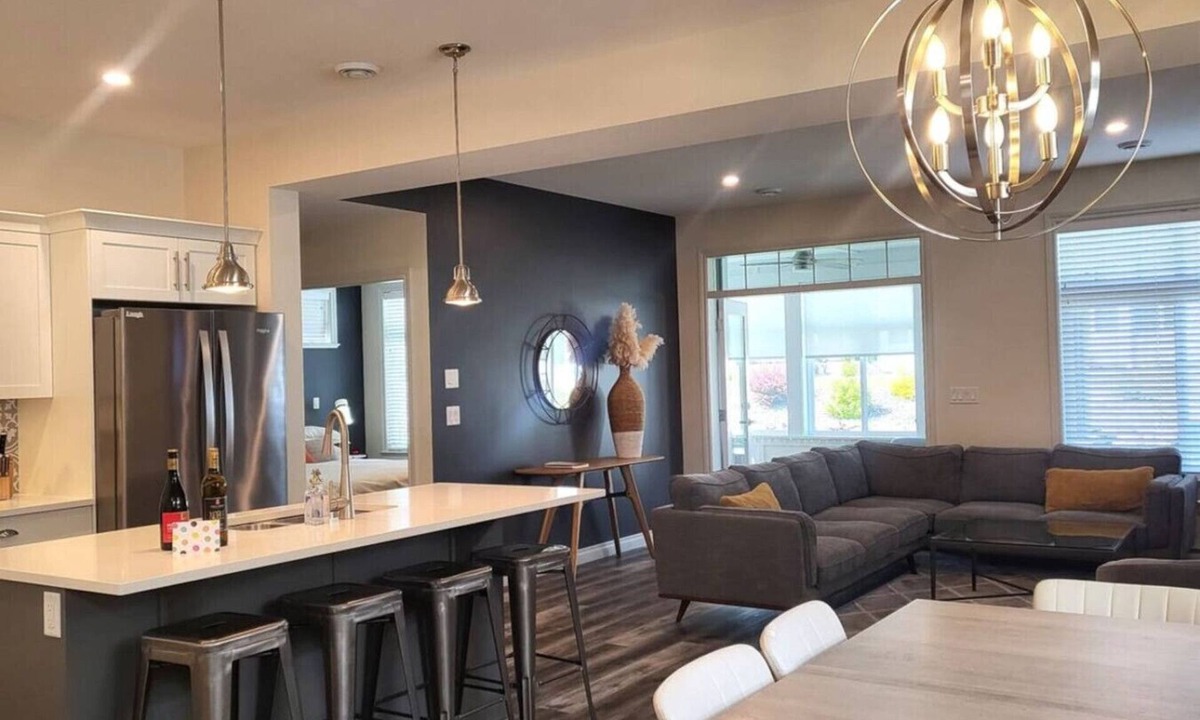Osoyoos House | Large Modern Home at the Cottages #54