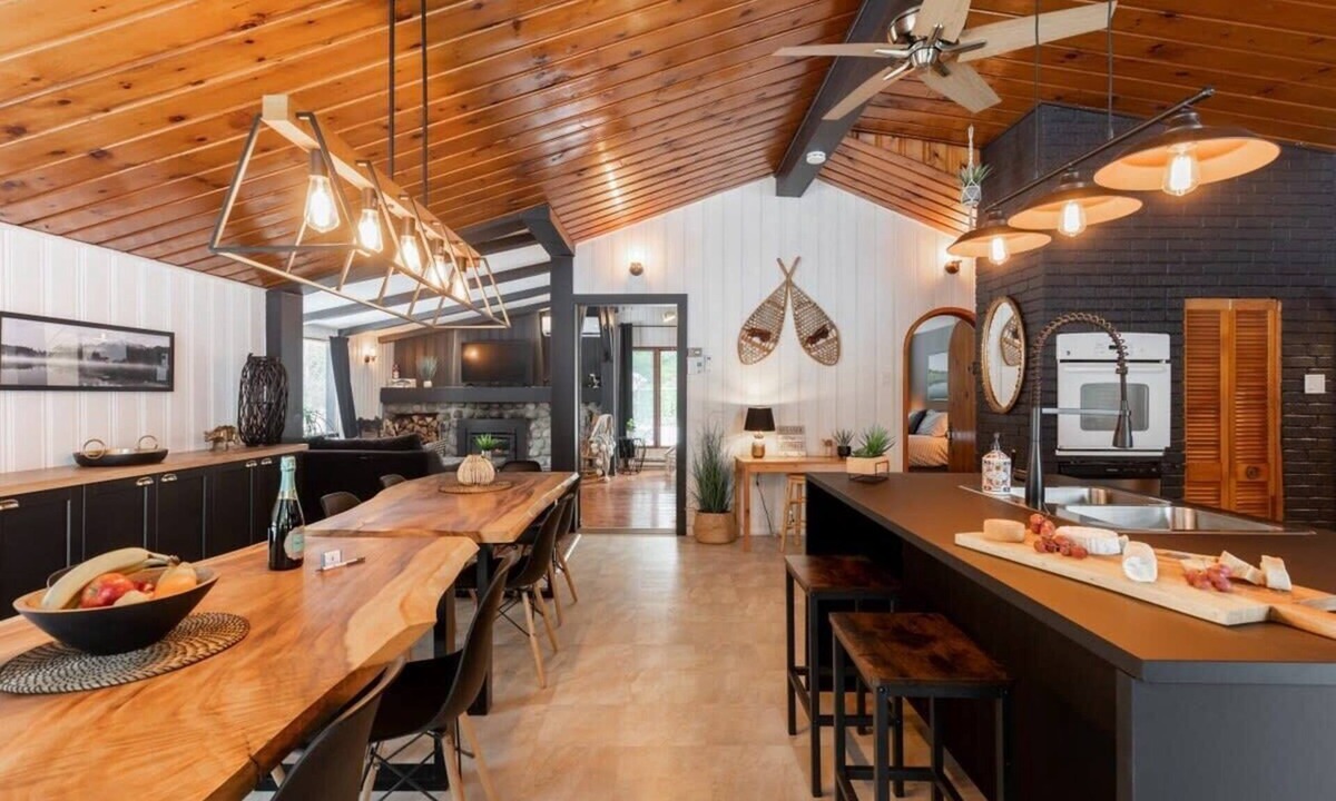 Saint Come Ski Chalet | Le Cozy-St-Côme: Private Lake, Spa & Nature at Val St-Côme