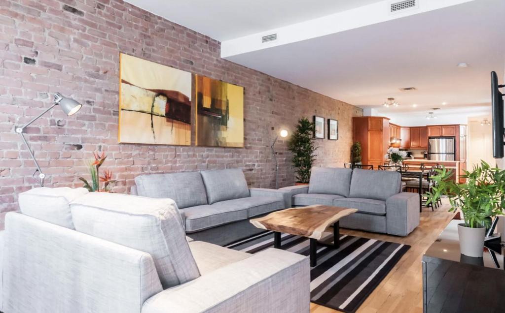Plateau Mont Royal Apartment | Le Metro Mont-Royal by HomeInMontreal