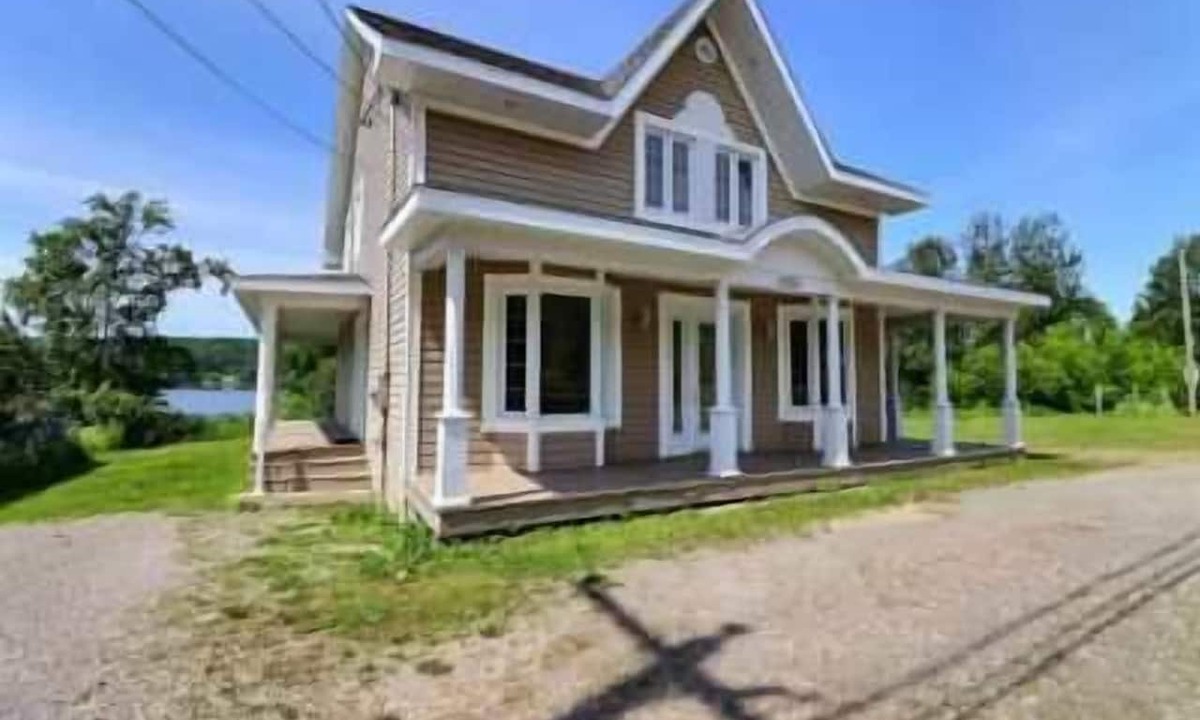 Pohenegamook Ski Chalet | Le Pomerleau | Private Hot Tub | Lake View