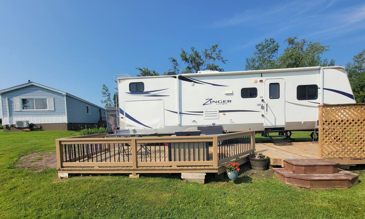 Beaubassin East House | Little Cape RV near harbor and beaches, front bedroom and rear bunk room sleep 6