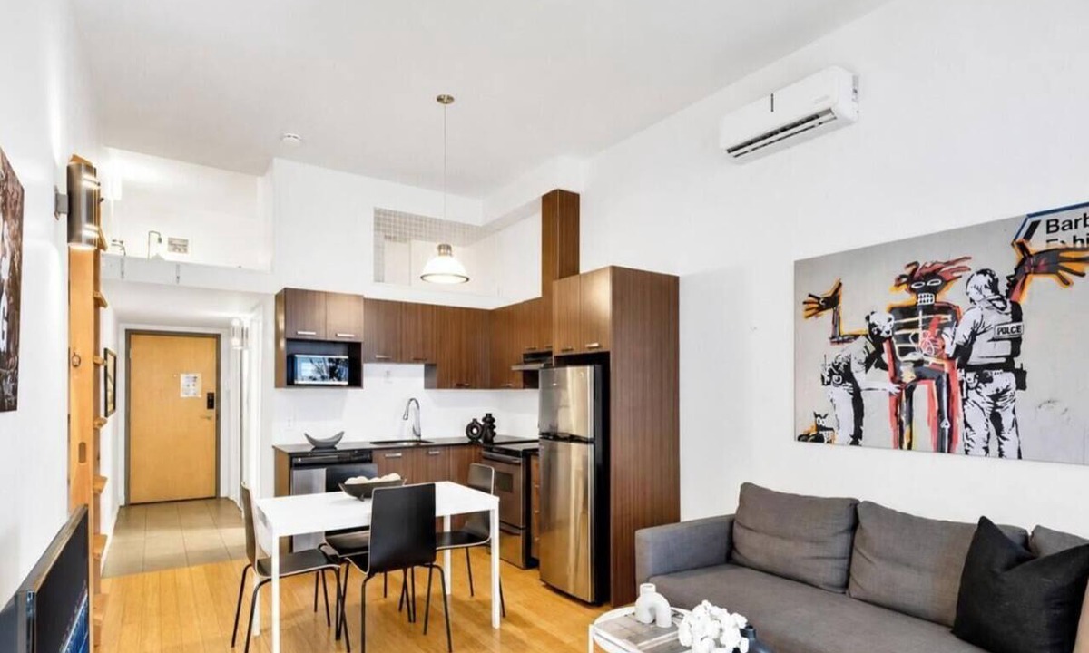 Plateau Mont Royal Apartment | LiV MTL Main Plateau Urban Suites Near Downtown Montreal