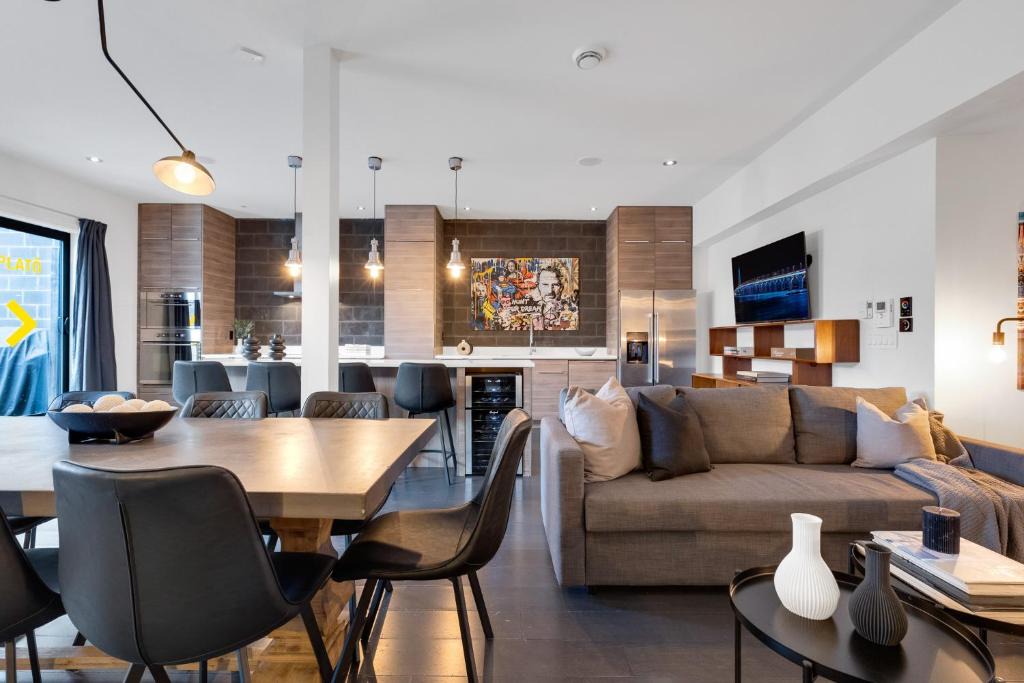 Plateau Mont Royal Apartment | LiV MTL Plato Grand Luxe Penthouse Near Downtown Montreal