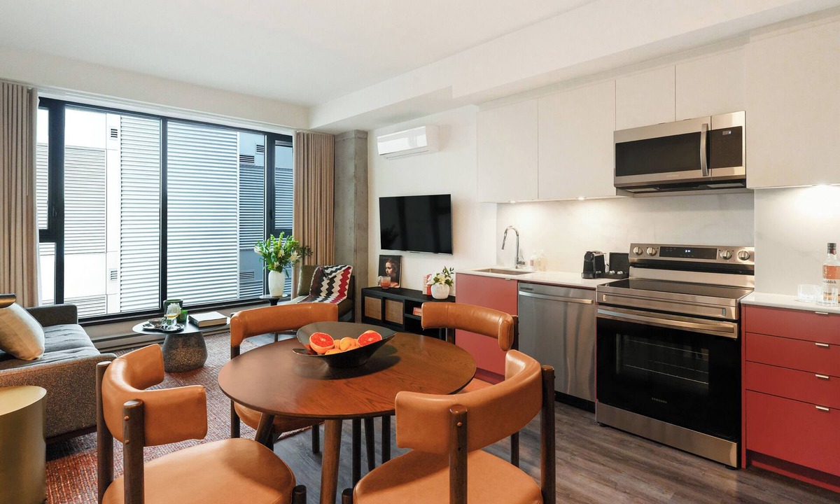 Old Montreal Apartment | Loft | Courtyard Apartment Old Montreal, Calm Atmosphere, King Bed