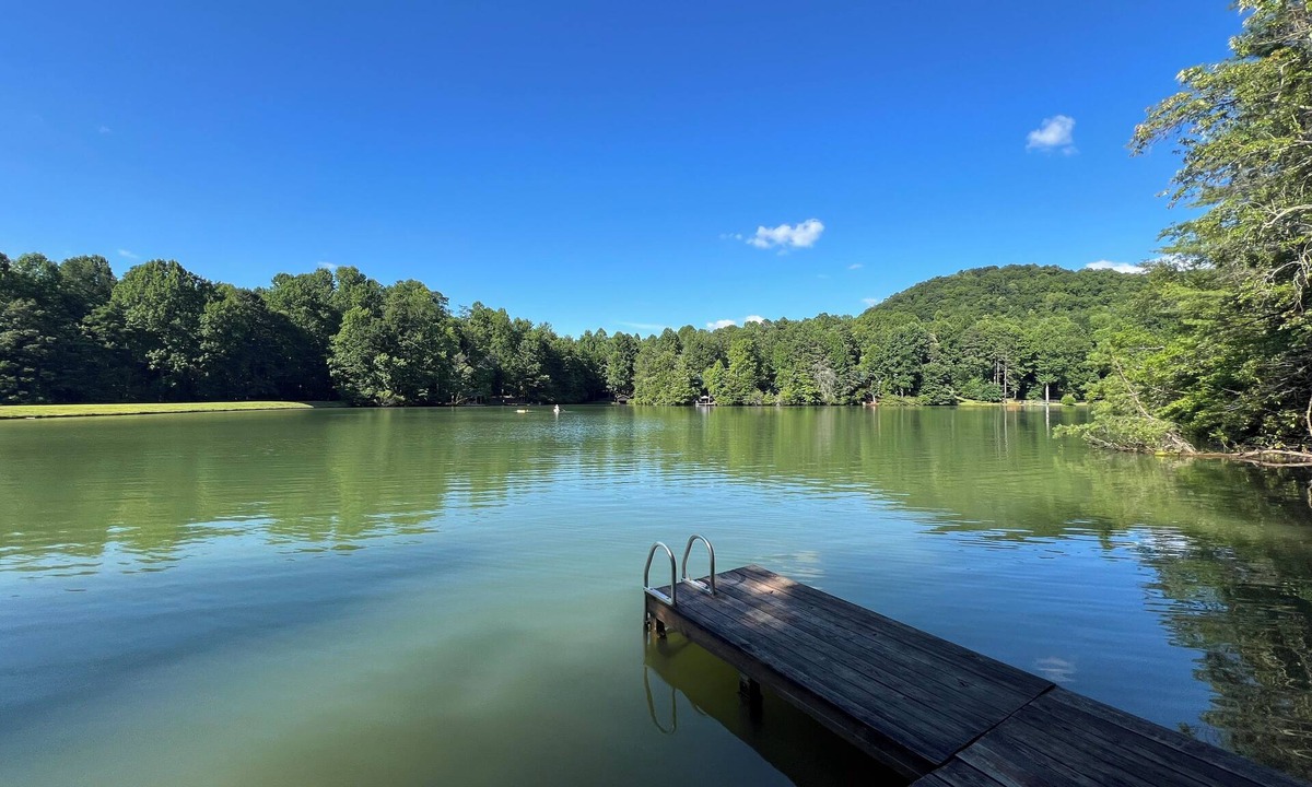 Brevard House | Los Pinos, 3/4-Bedroom Lake House near Rosman. Sleeps 8