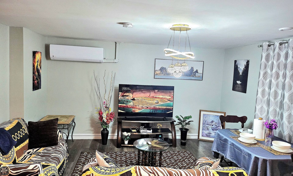 Saint John Apartment | Lovely Two bedrooms 1 bathroom, it is close to the Airport, lake and park east.