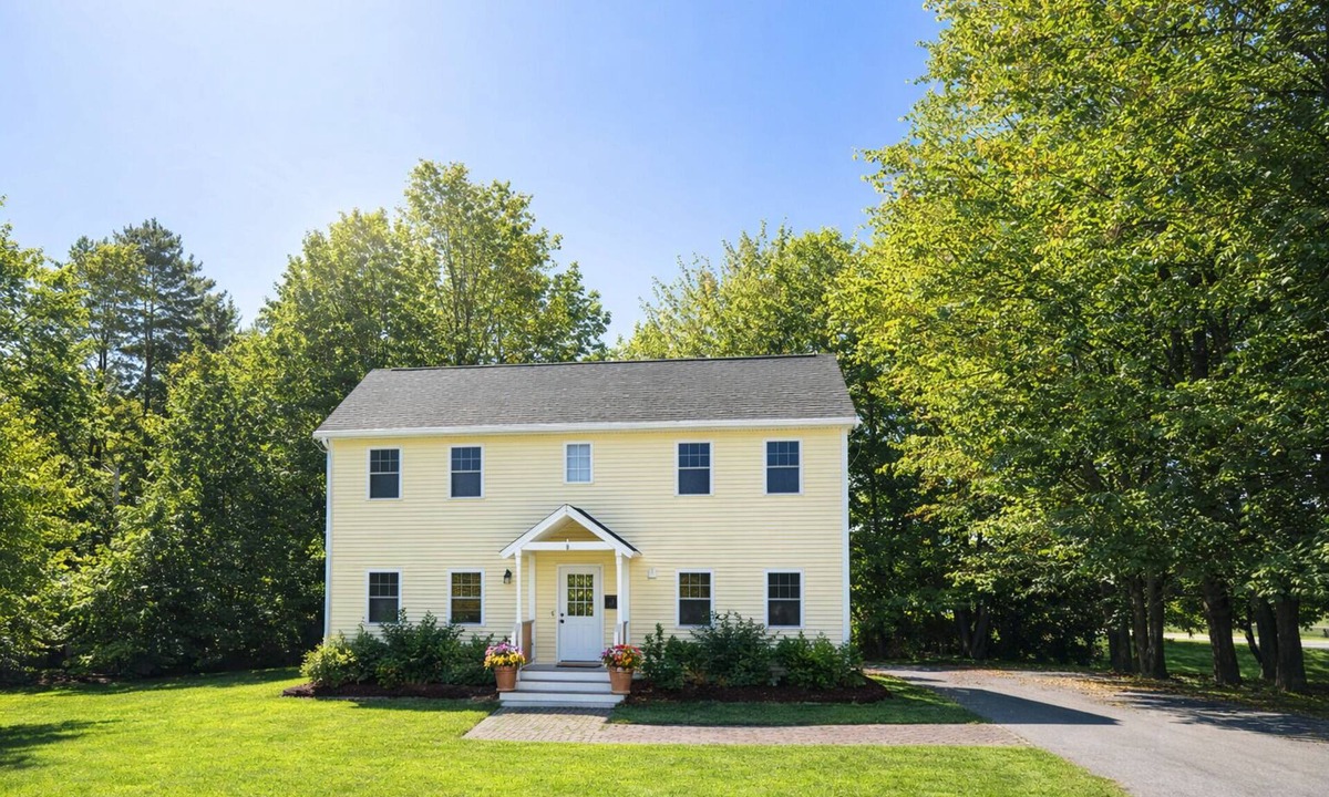 Freeport House | Lush Coastal Downtown Home - Beaches & Shopping