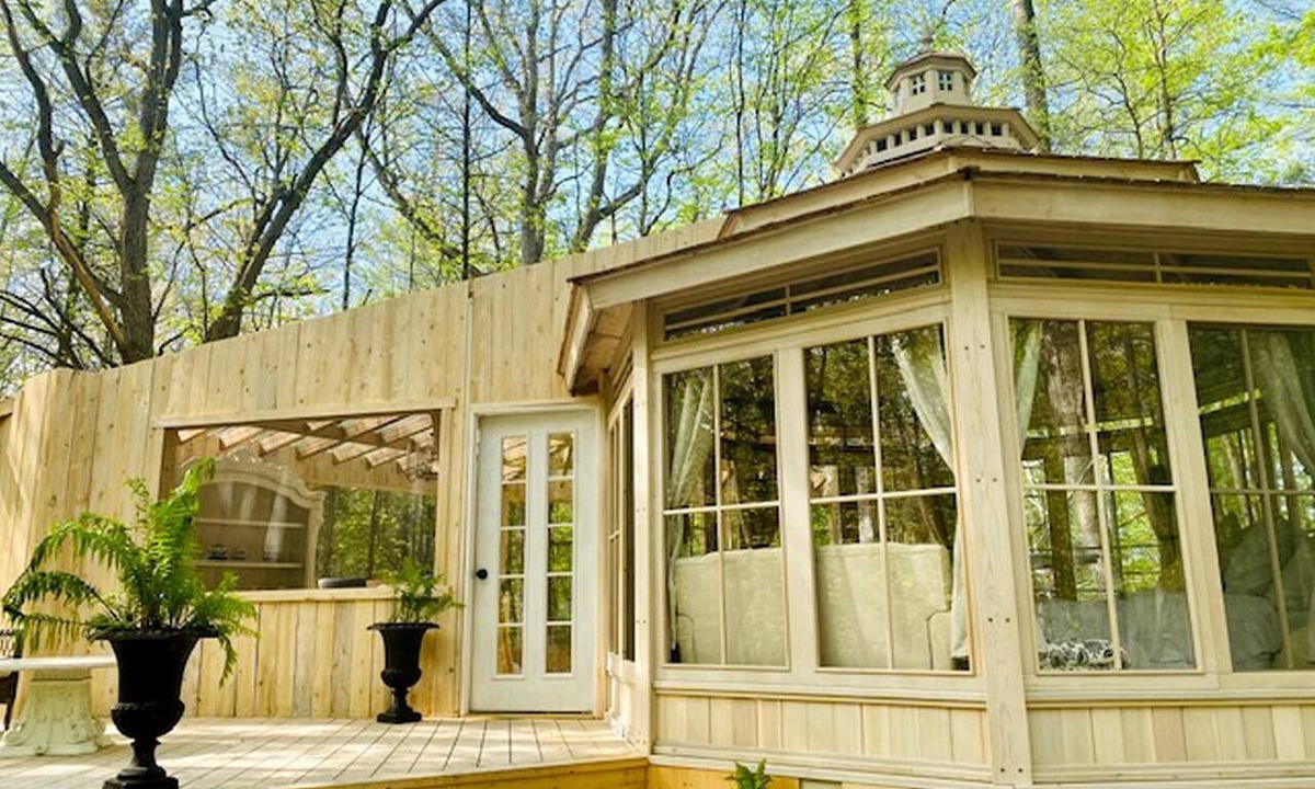 Trent Hills Cabin | Luxurious Gazebo Nestled in Nature by Private Lake For Secluded Getaway, Ontario