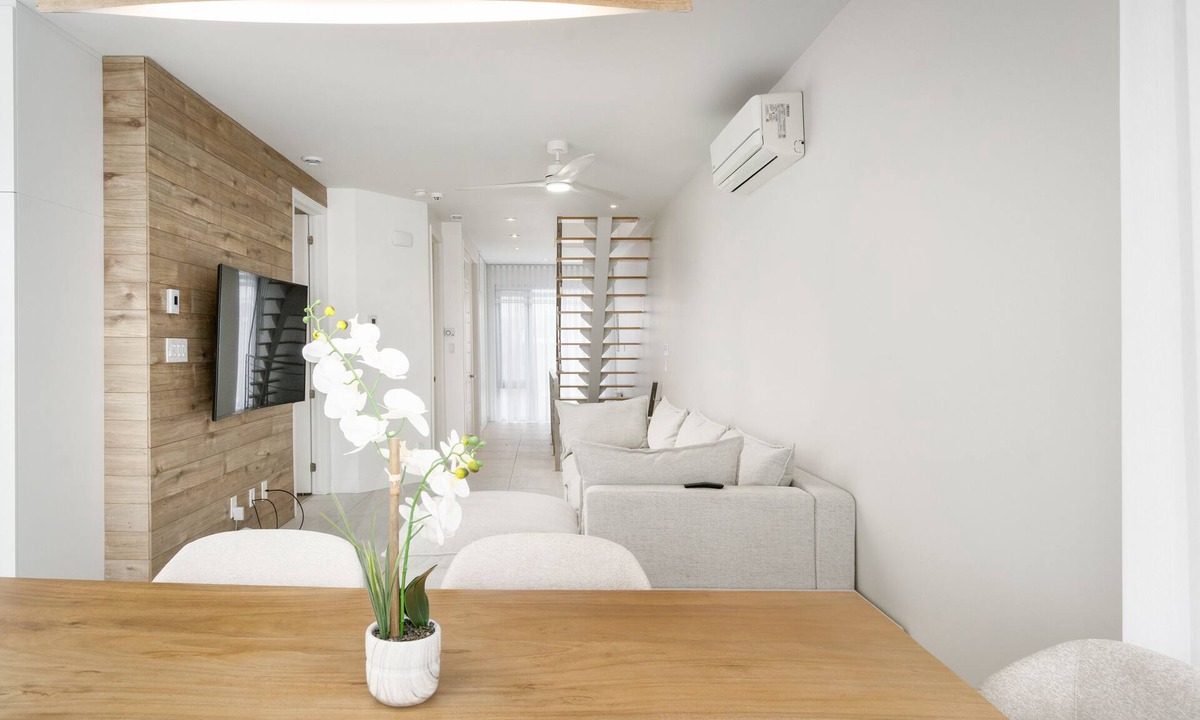 Laval Condo | Luxury 2BR Condo w/Rooftop Jacuzzi & Water Views