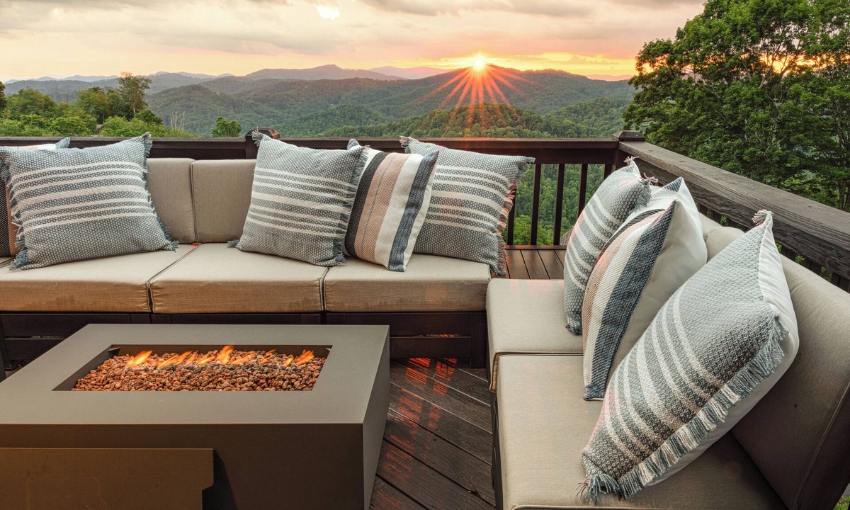Wolf Laurel Ski Chalet | Luxury Chalet Escape w/Spa Amenities, Game Room & Endless Mountain Views